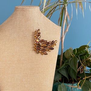 Sold! Vintage Crystal Brooch Layered Setting Large Amber Hues Midcentury Retro